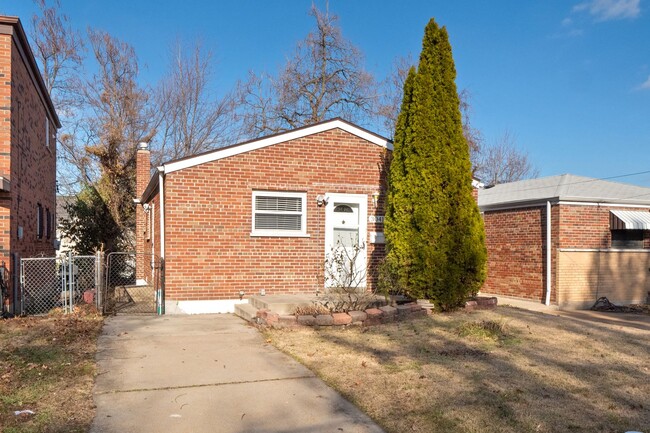Building Photo - Henrietta, That's a Beautiful Name