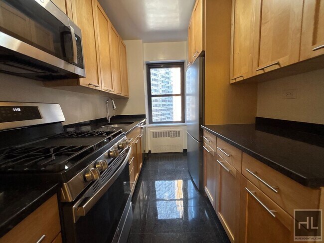 Building Photo - EAST 55 STREET