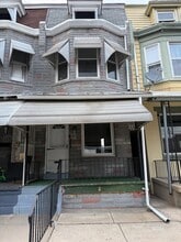 Building Photo - 541 Perry St