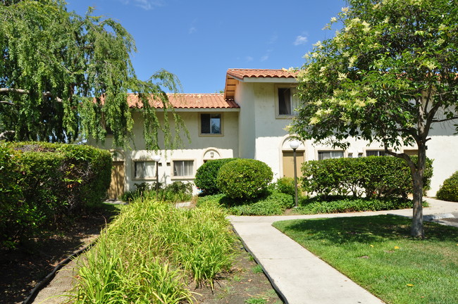 Building Photo - Mira Loma Apartments