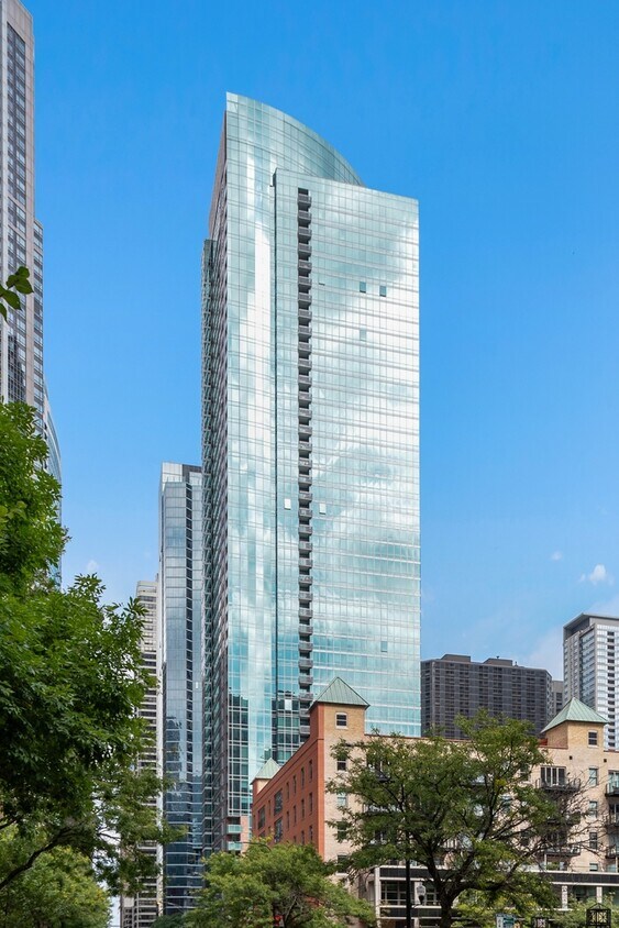 Foto principal - 505 N McClurg Ct