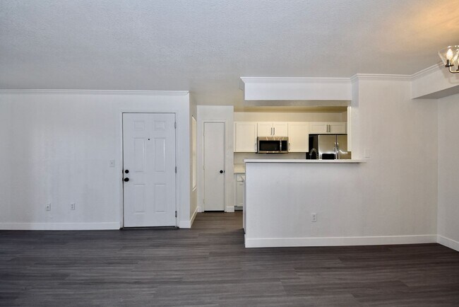 Foto del edificio - Move-In Ready Upgraded 1 Bed • 1 Bath Cond...