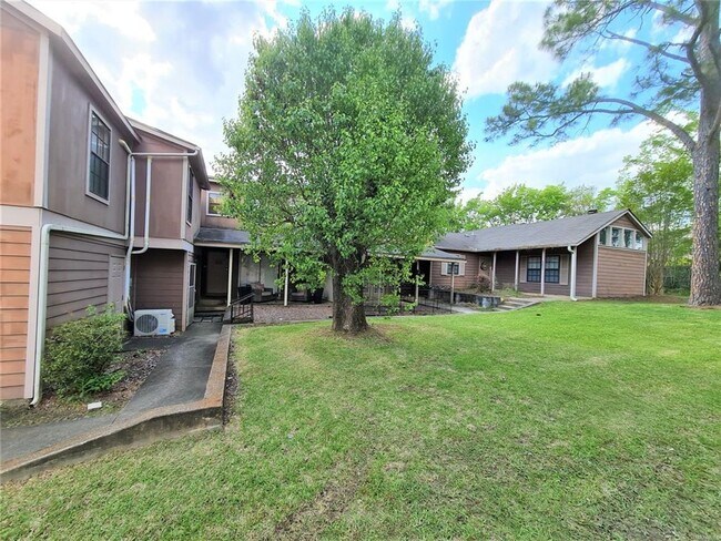 Building Photo - Condo for Rent off Carmichael Road