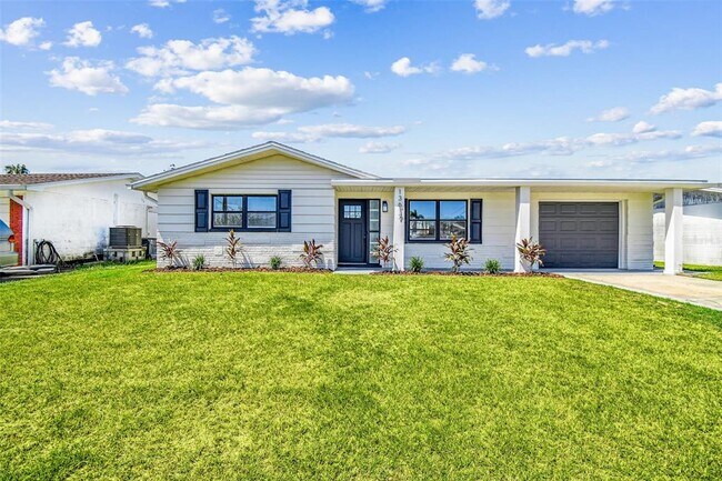 Foto del edificio - 13617 Frances Ave