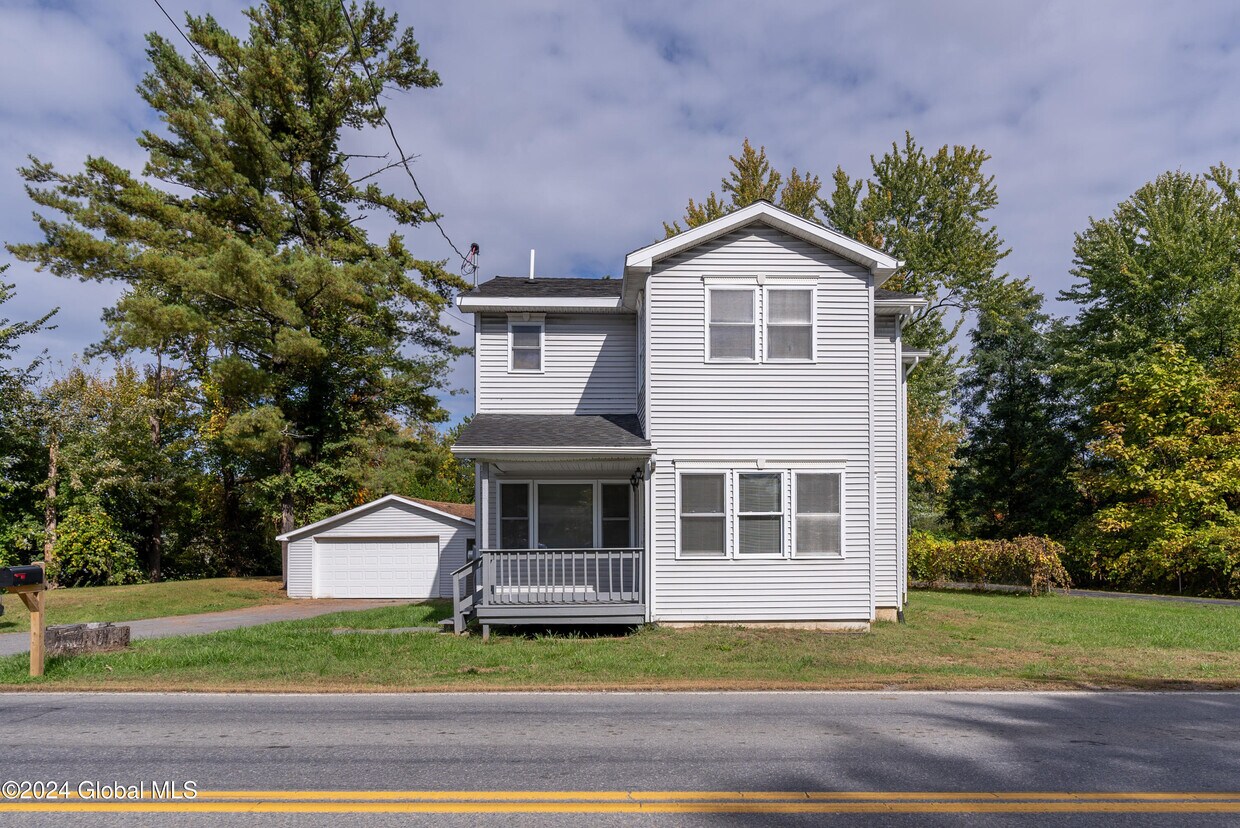 Foto principal - 243 Brookwood Rd