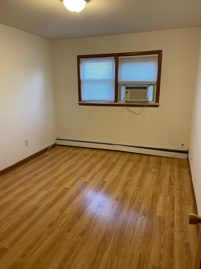 14 Schuyler Pl, Bayonne, NJ 07002 House Rental in Bayonne, NJ