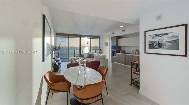 Foto del edificio - 2900 NE 7th Ave