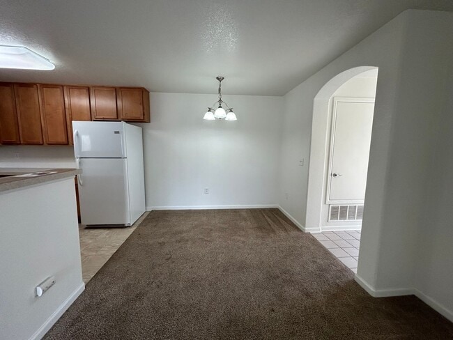 Building Photo - 4645 Hahns Peak Dr
