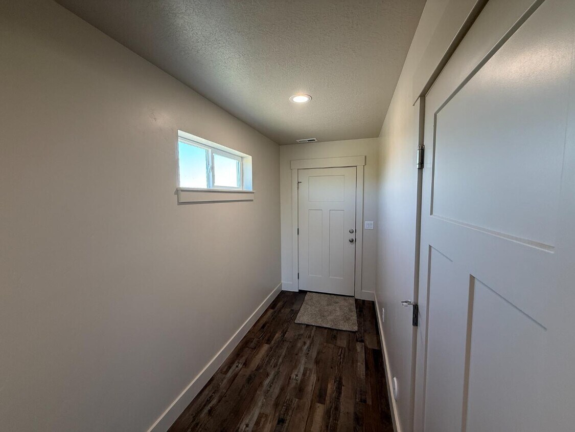 Primary Photo - Eastside View Townhomes