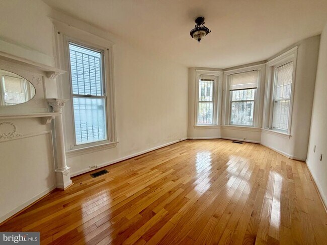Foto del edificio - 739 Morton St NW