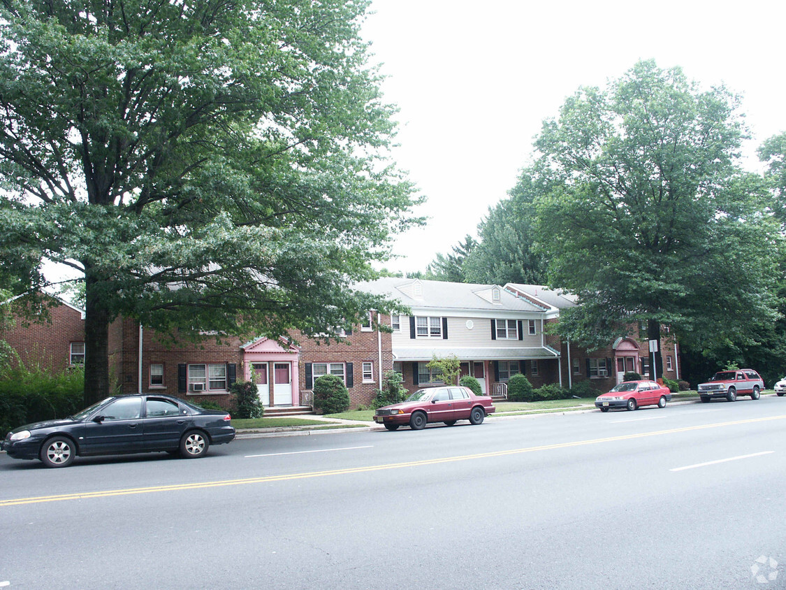 Building Photo - Sandee Apartments