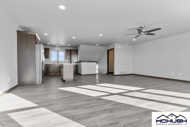 Building Photo - 3887 E Rubyred Dr