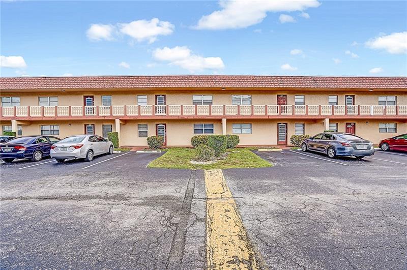 Foto principal - 9374 SW 3rd St