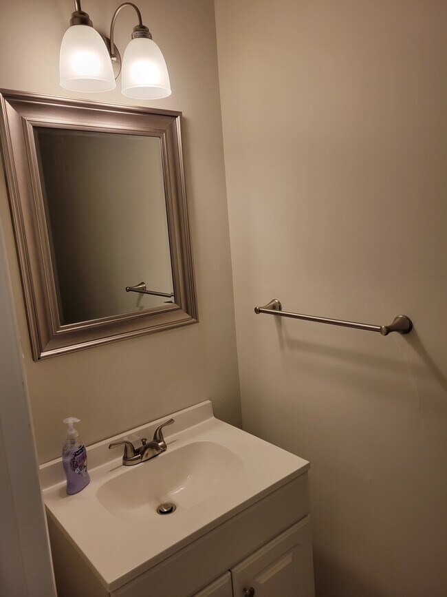 Foto del edificio - 15 Yorktown Ct