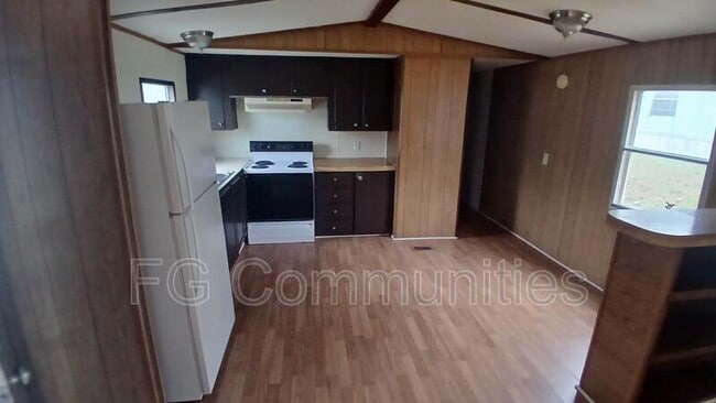 Building Photo - 2155 White Pine M H P Rd