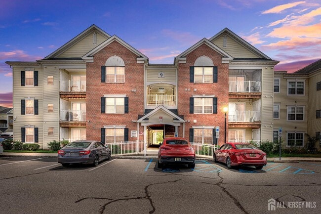 Building Photo - 914 Cedar Ct