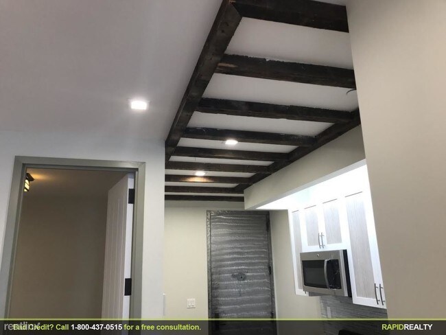 Building Photo - 1627 Saint Johns Pl
