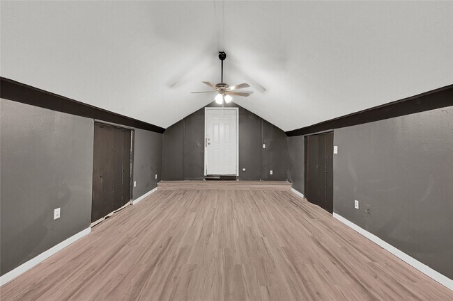 Foto del edificio - 310 N Rock Island St