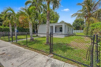 Building Photo - 5917 SW 62nd St