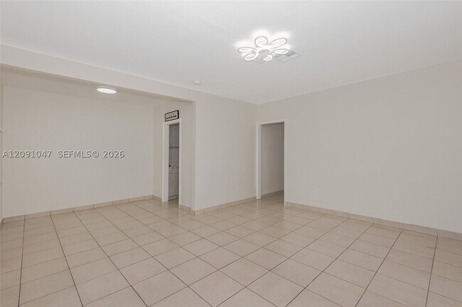 Foto del edificio - 1679 NE 176th St