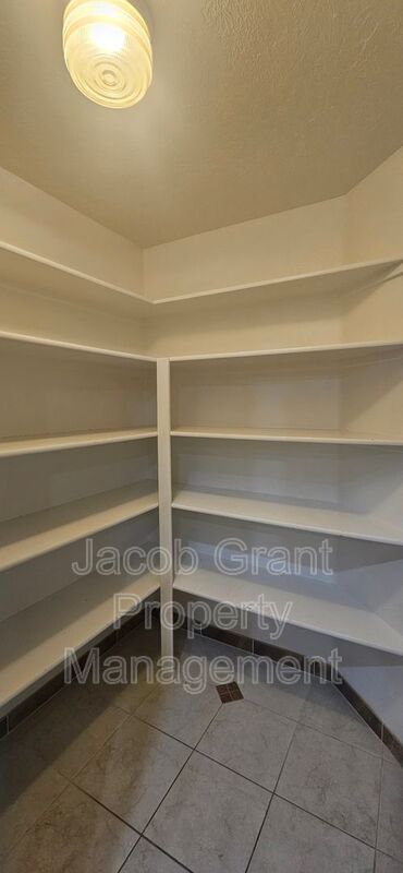 Foto del edificio - 3030 Devonwood Dr