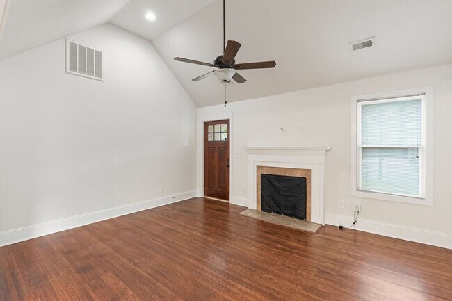Foto del edificio - 2130 Chesterfield Ave
