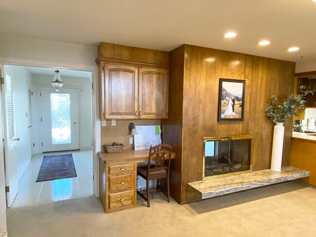 Foto del edificio - 930 Hillcrest Dr