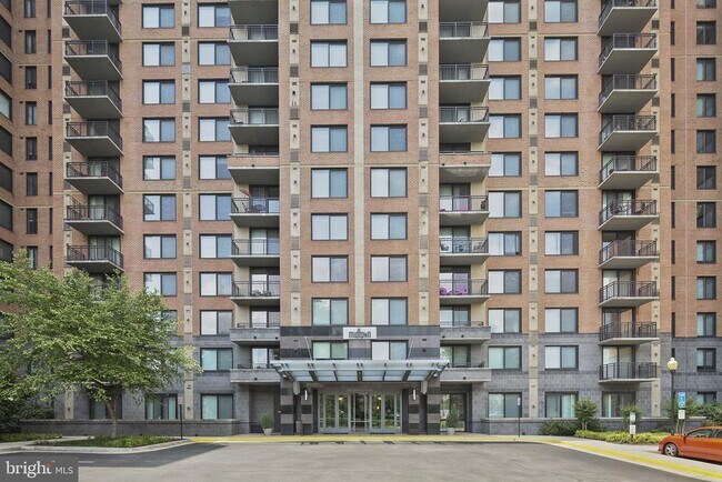 Foto del edificio - 2451 Midtown Ave
