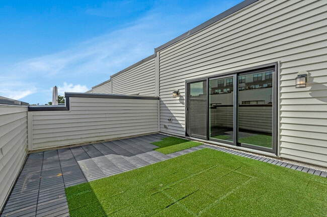 Foto del edificio - 1884 Easterly Rd