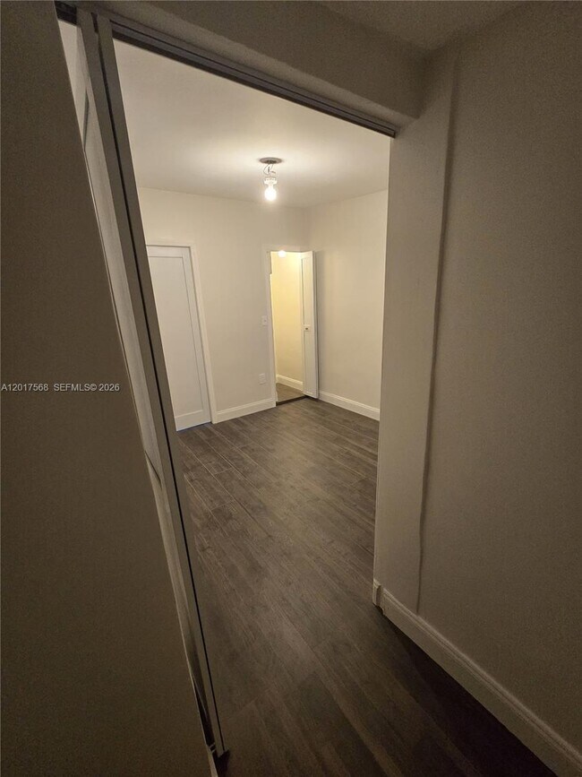 Foto del edificio - 6221 SW 2nd St
