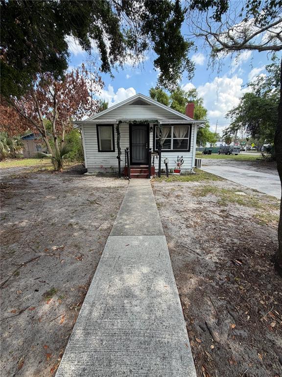 Foto del edificio - 443 McFall Ave