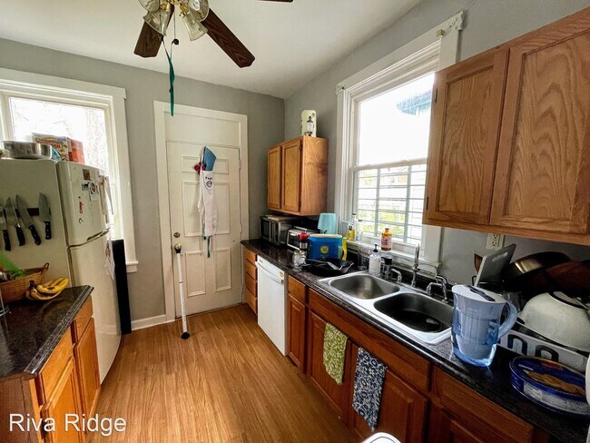 Building Photo - 3 br, 1 bath House - 12 Edith Place