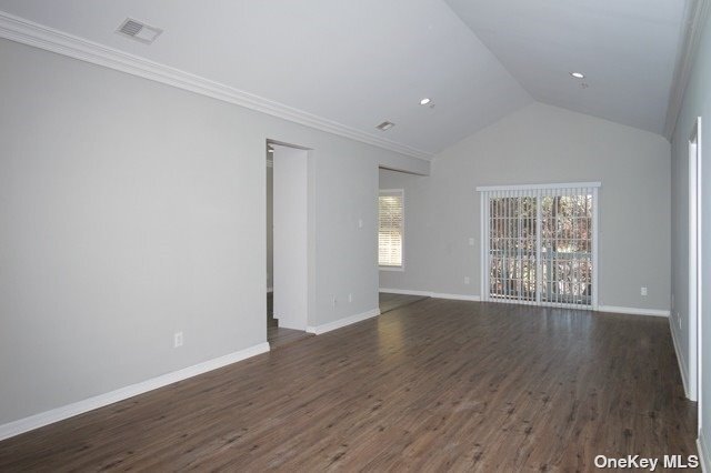 Foto del edificio - 255 Wading River Hlw Rd