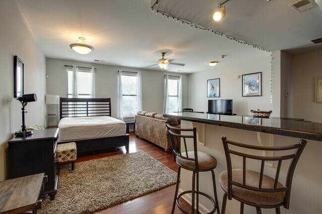 Building Photo - Furnished Studio in Carolina Lofts