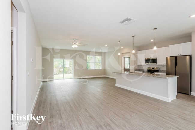 Building Photo - 339 Halloran St SE