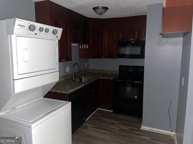 Foto del edificio - 4701 Flat Shoals Rd