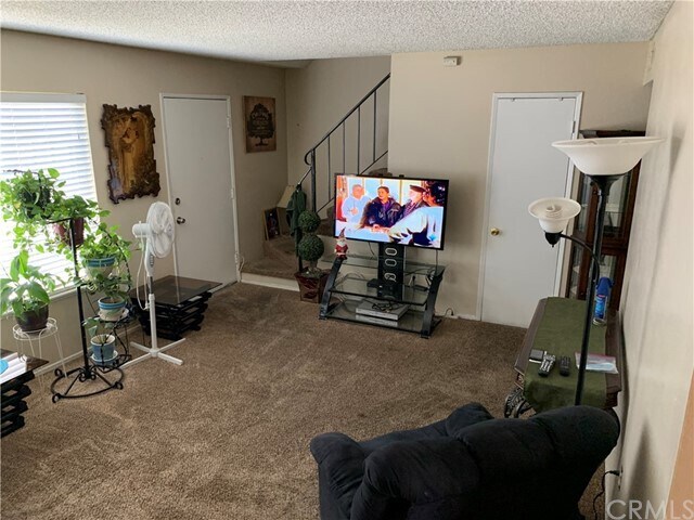 Foto del edificio - 16850 Village Ln