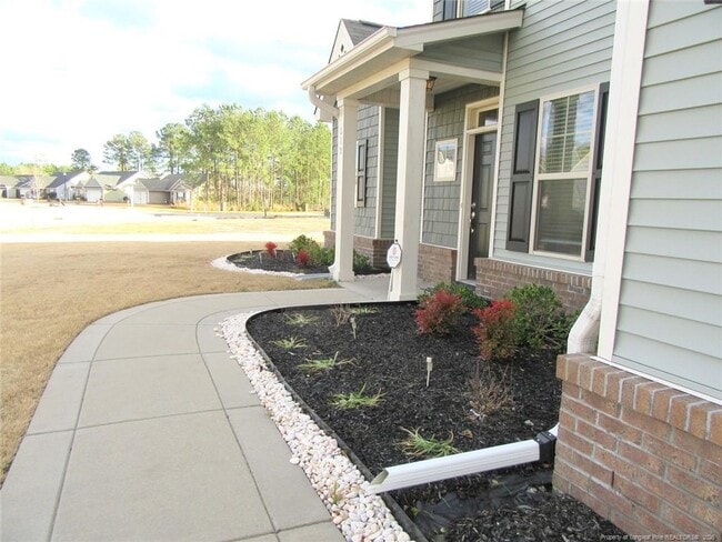 Building Photo - 512 Rossendale Dr