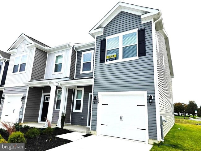 Building Photo - 1424 Sugarplum Ln