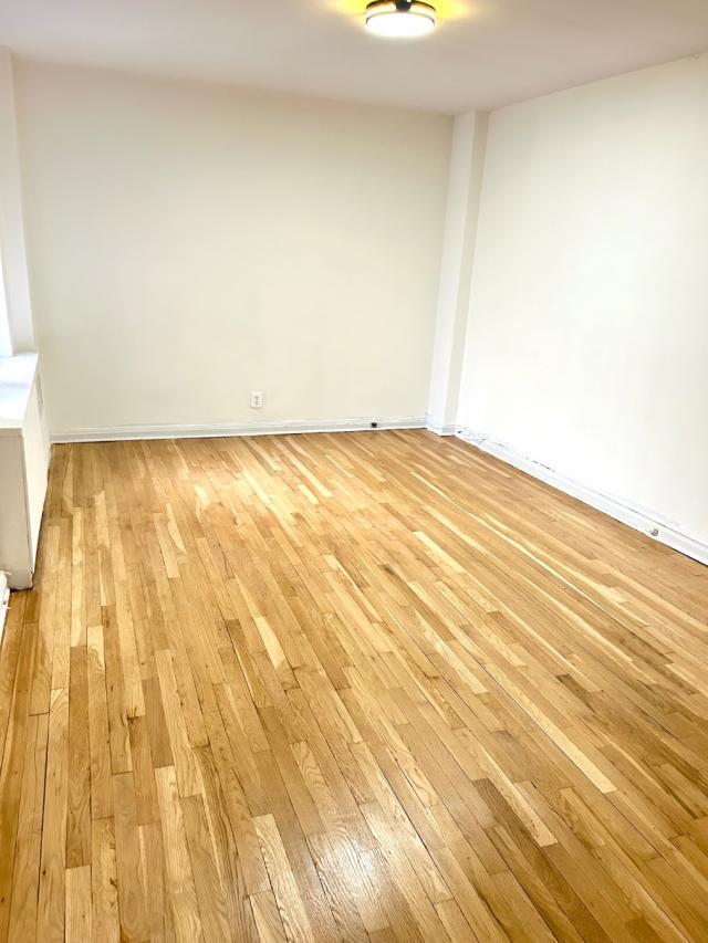 Foto del edificio - 2 bedroom in Bronx NY 10467