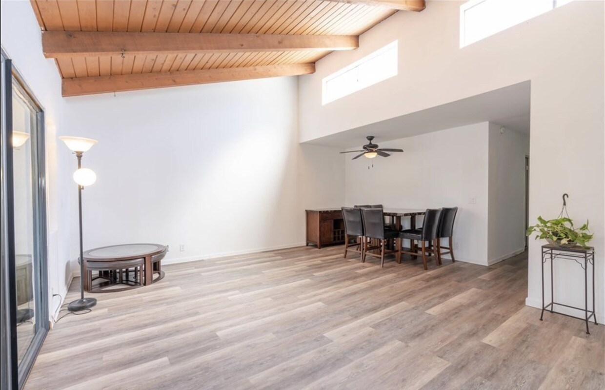 Foto principal - 4804 Hollow Corner Rd