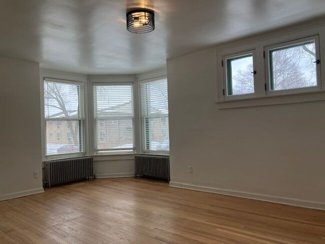 Building Photo - Sharon Apt - 906-908 N 34th Street