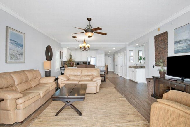 Foto del edificio - 365 E Beach Blvd