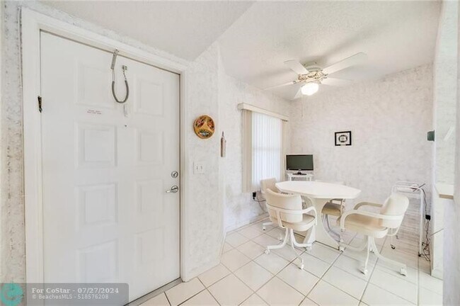 Building Photo - 571 SW 141st Ave