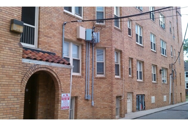 Windmill Pointe Manor Apartments Detroit Mi Building Photo Windmill Pointe Manor