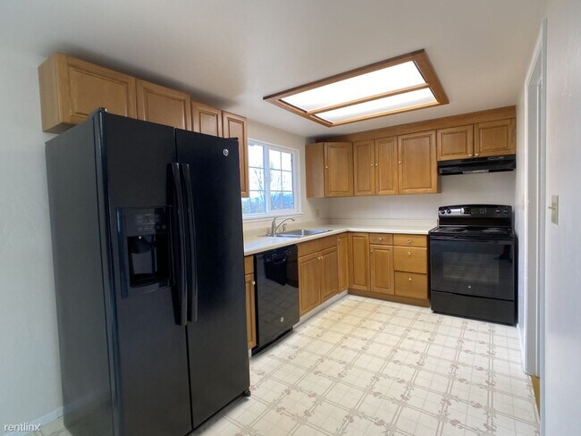 Building Photo - 4 br, 2 bath House - 810 Scenic Court