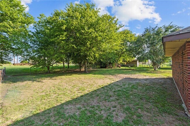 Building Photo - 1309 Monte Vista Dr