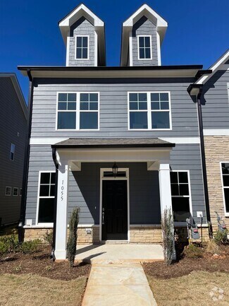 Building Photo - 1055 N Main St