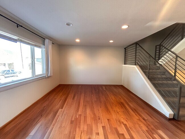 Building Photo - $0 DEPOSIT OPTIONS. SPACIOUS 4-BEDROOM, 3....
