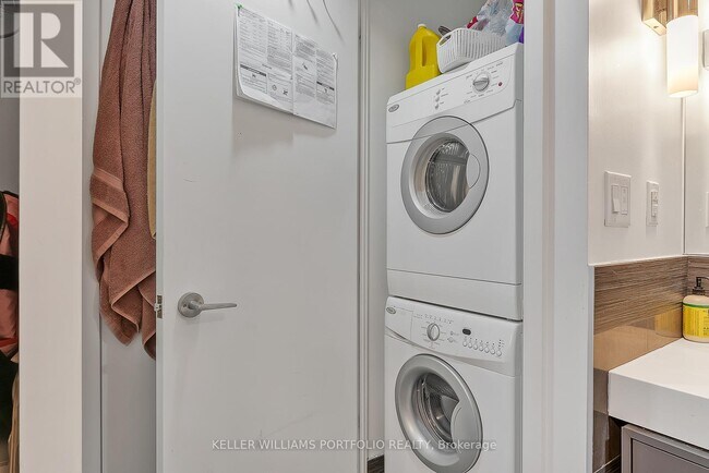 Photo du bâtiment - 70 Distillery Lane